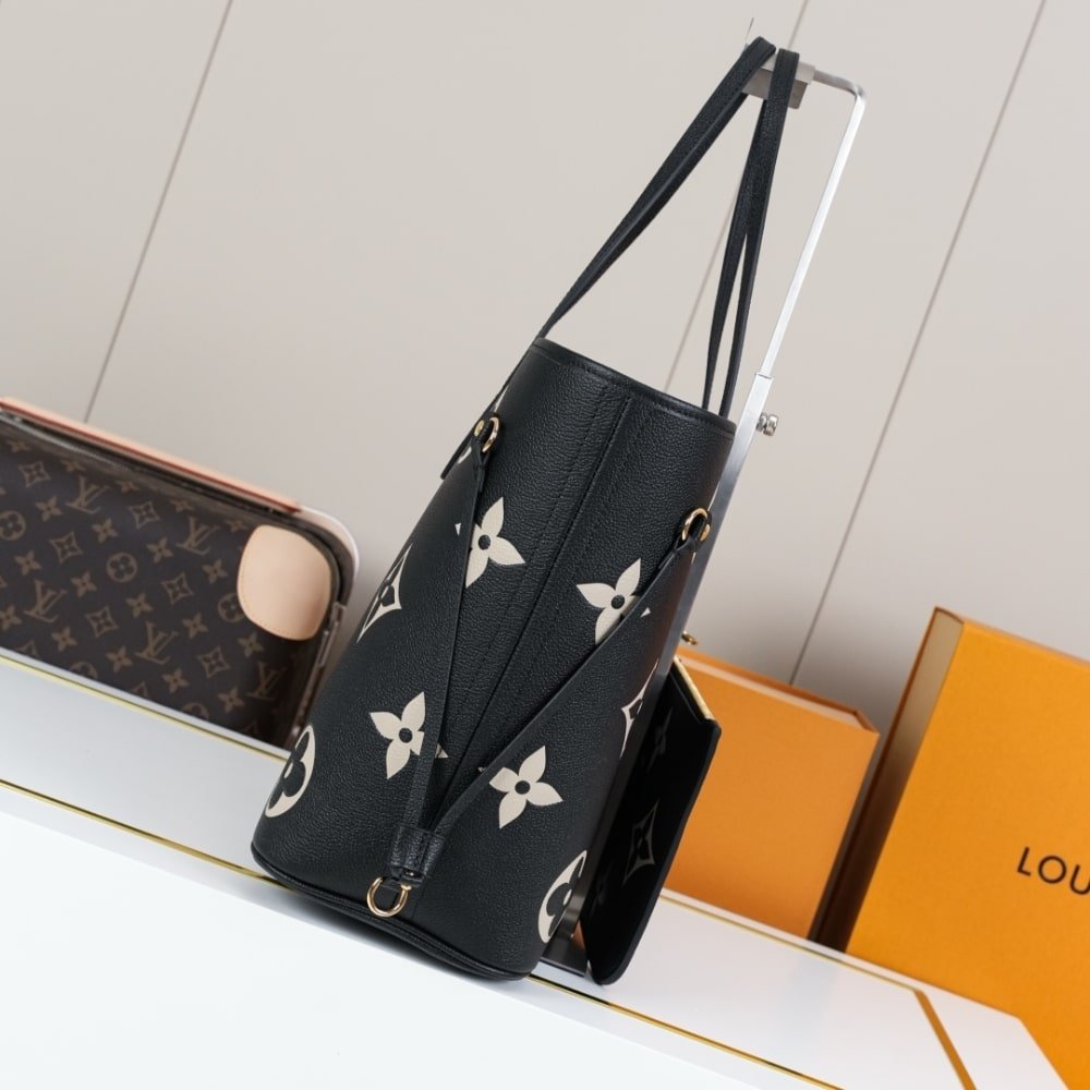 L0vis Vvtt0n Neverfull MM Black 31Cm M58907