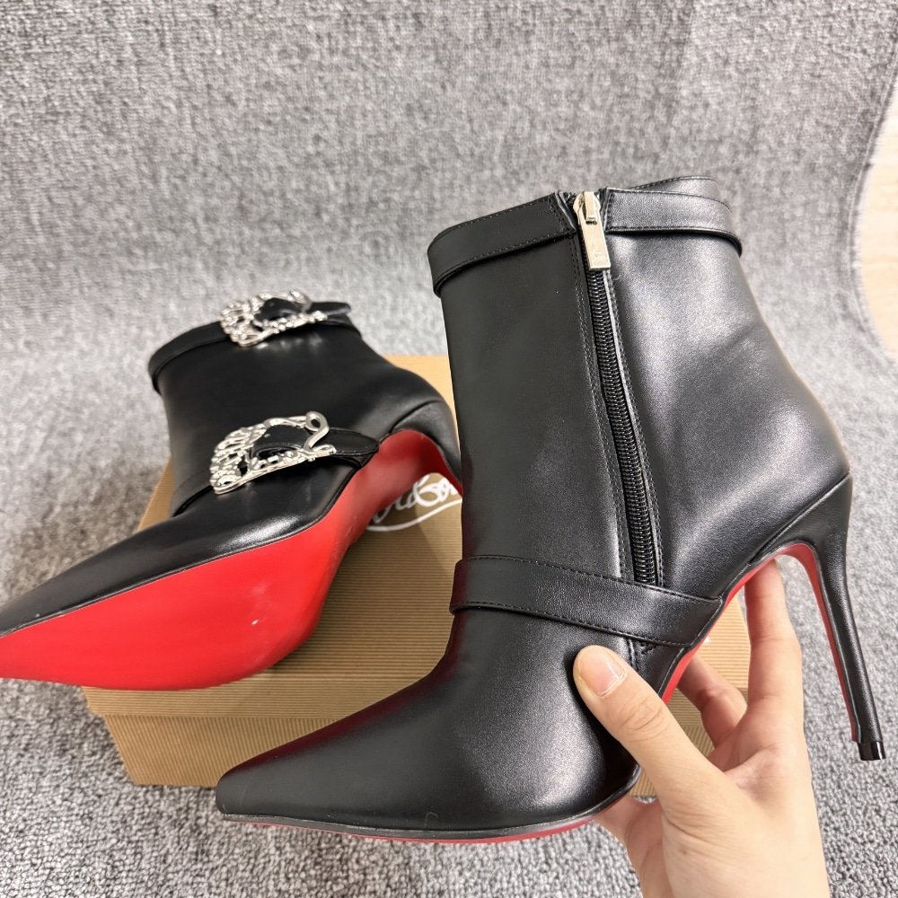 Chr1st1an Louboutin Giddylina 100 Leather Ankle Boots Black P00992472