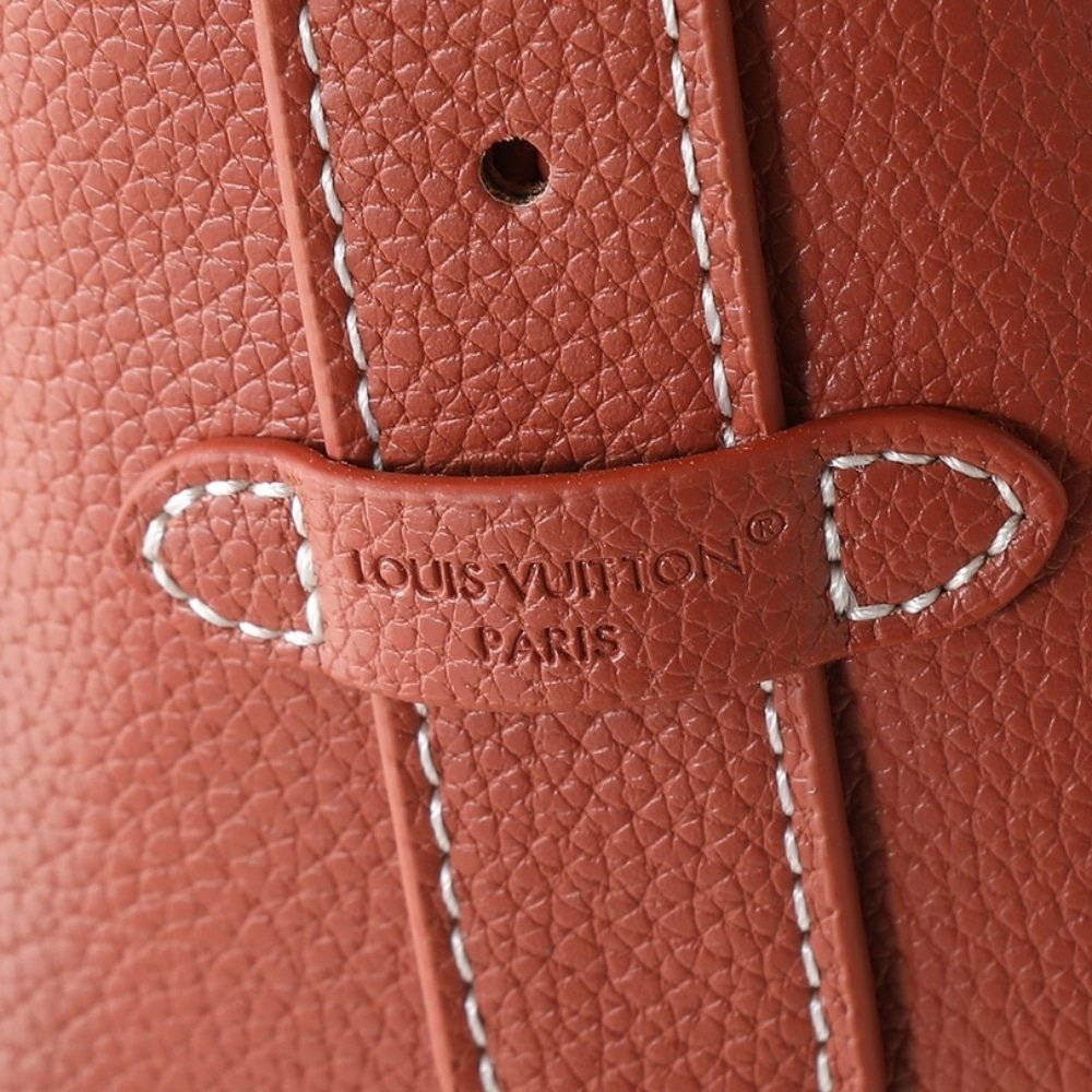 L0vis Vvtt0n Low Key All In BB Cognac Brown 18Cm M14416