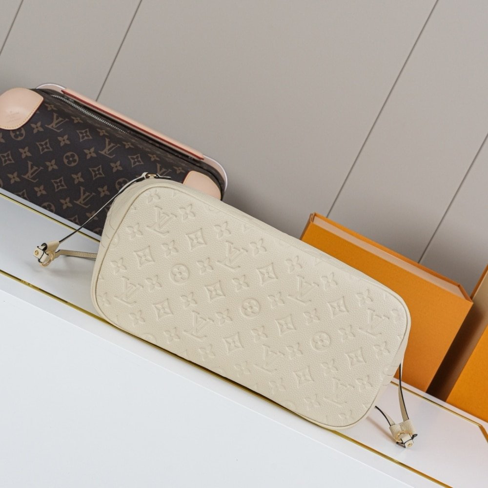 L0vis Vvtt0n Neverfull MM Crème Beige 31Cm M46676
