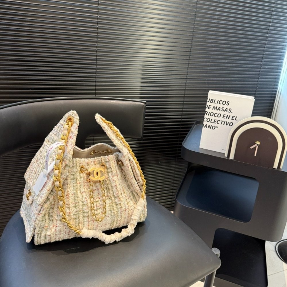 Ch**el 25 Small Handbag Tweed And Gold Tone Metal Khaki 26Cm As5293 B21178 Nr774