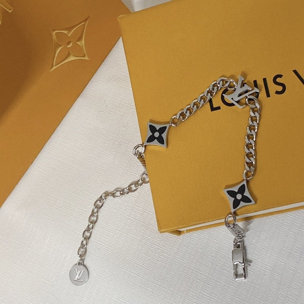 L0vis Vvtt0n Lv Spike Bracelet Silver M1520A