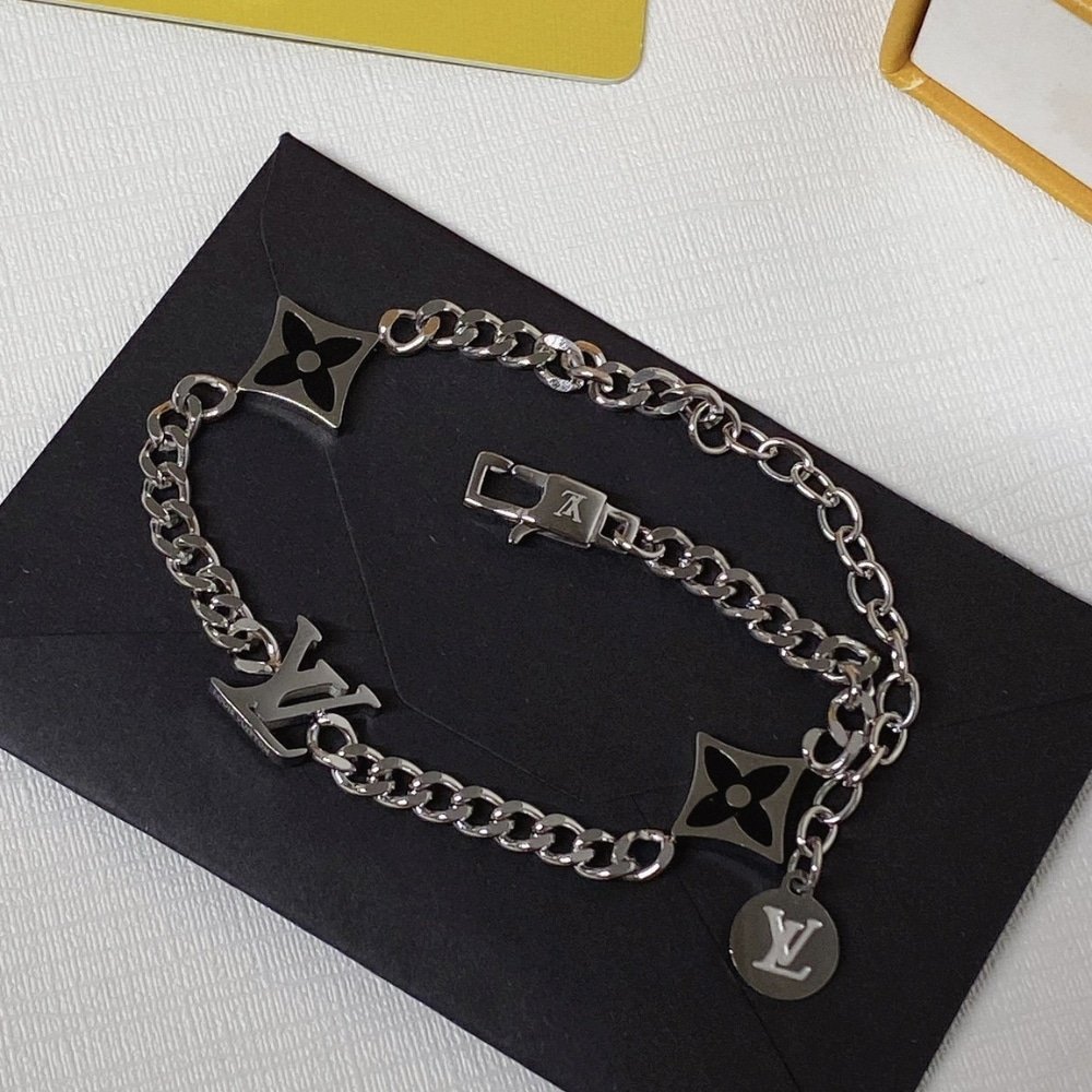 L0vis Vvtt0n Lv Spike Bracelet Silver M1520A