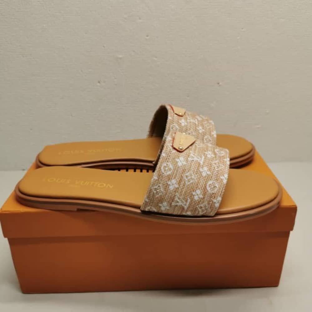 L0vis Vvtt0n Lily Flat Mule Natural 1Ahlwf