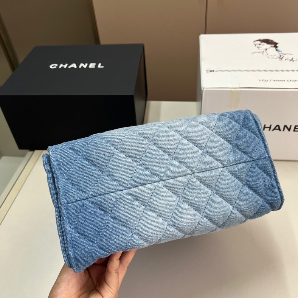 Ch**el 25 Small Handbag Washed Denim Blue 26Cm As5293 B20603 U0475