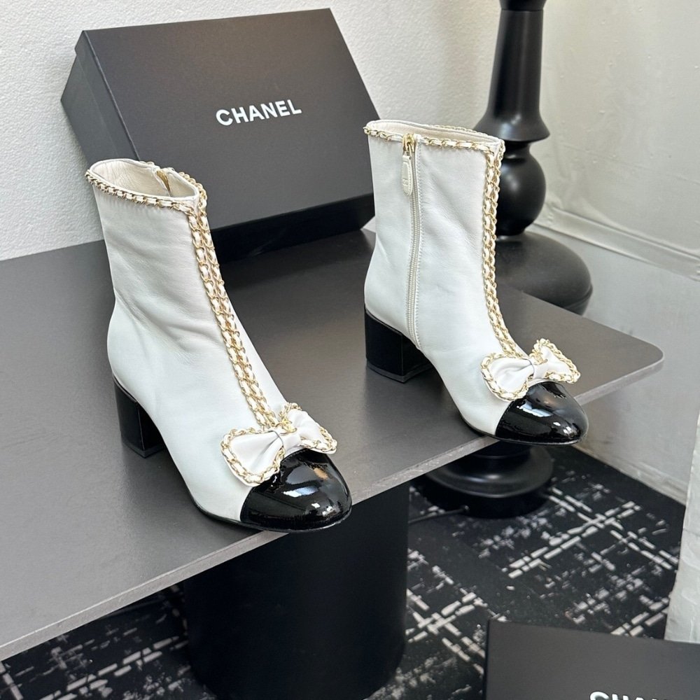 Ch**el Ribbon Chain Boots White
