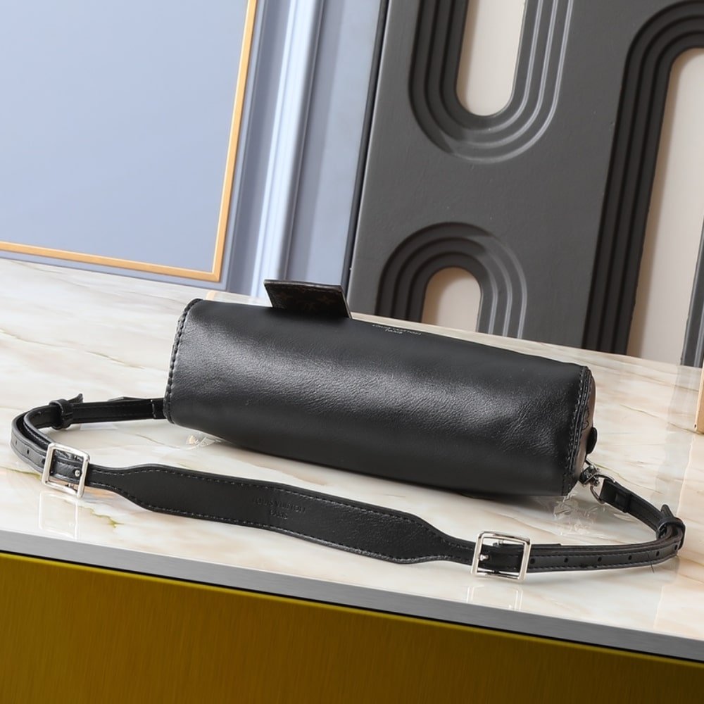 L0vis Vvtt0n Pochette Vibe Black 25Cm M14544