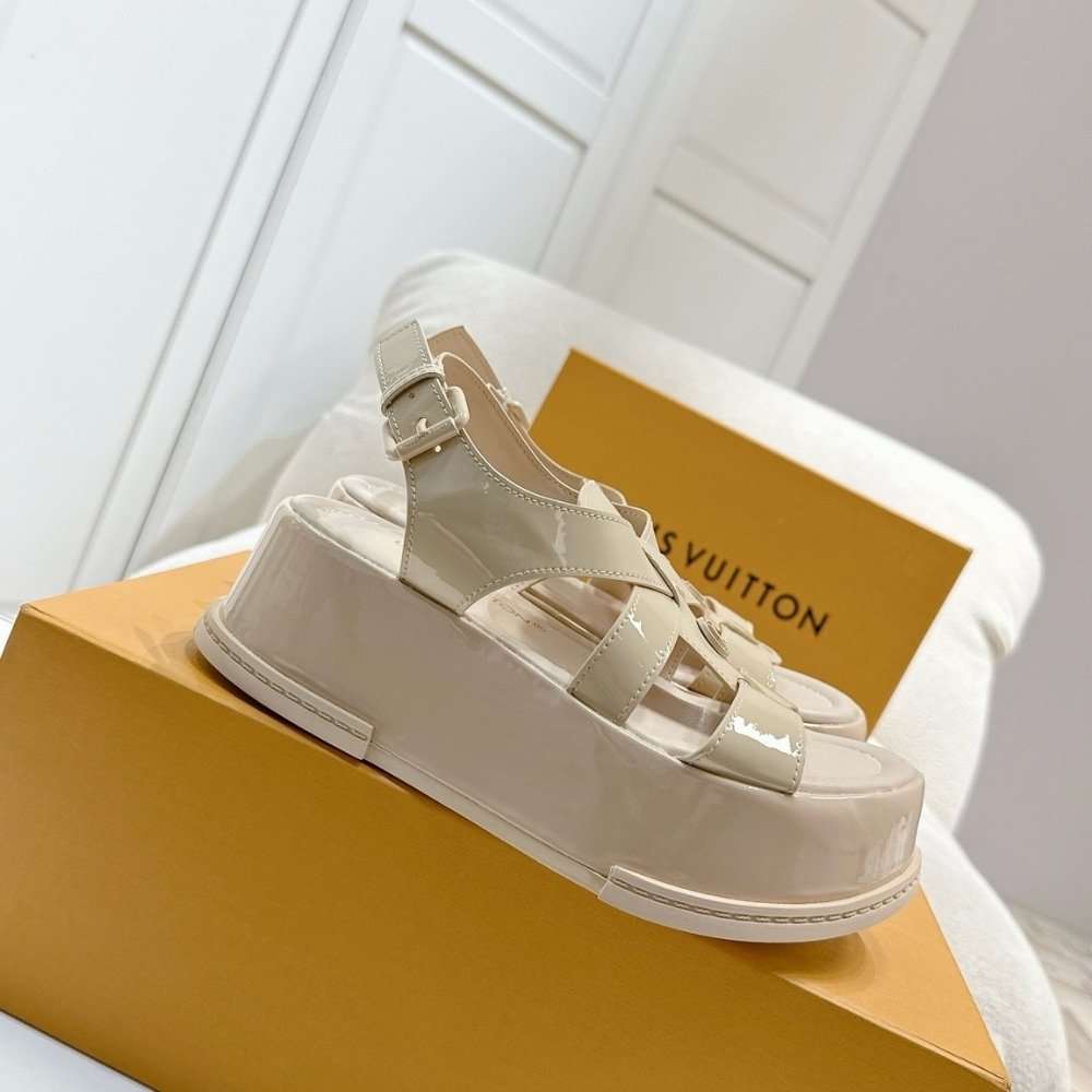 L0vis Vvtt0n Maya Platform Sandal Beige