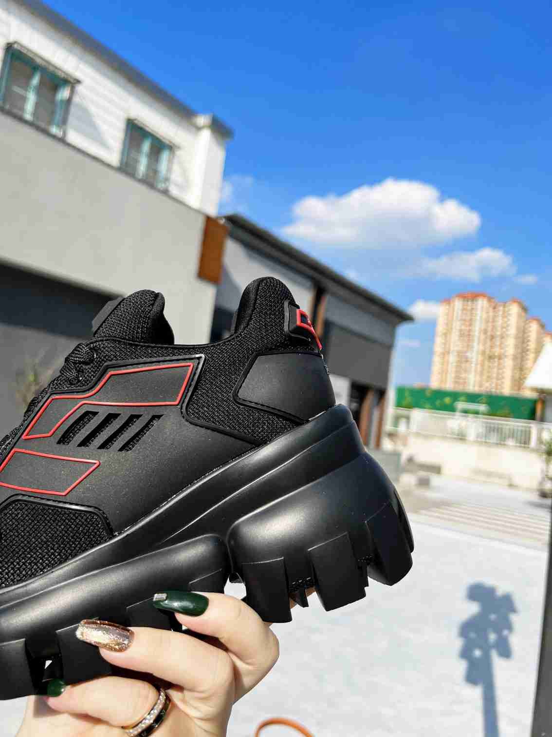 Pra*a Cloudbust Thunder Knit Black Red 2Eg293 3Lgn F0002