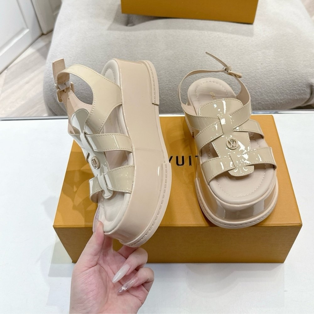 L0vis Vvtt0n Maya Platform Sandal Beige