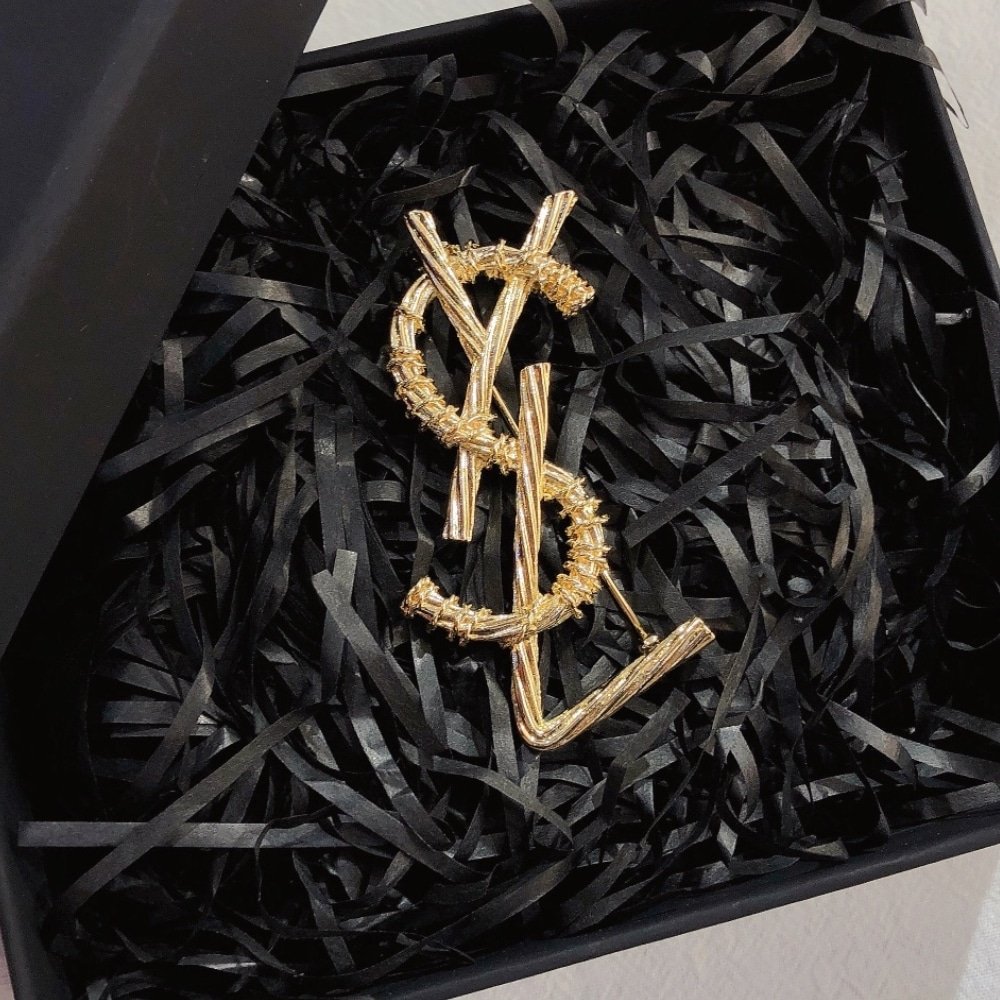 Sa1nt Lau*nt Y51 Brooch Gold