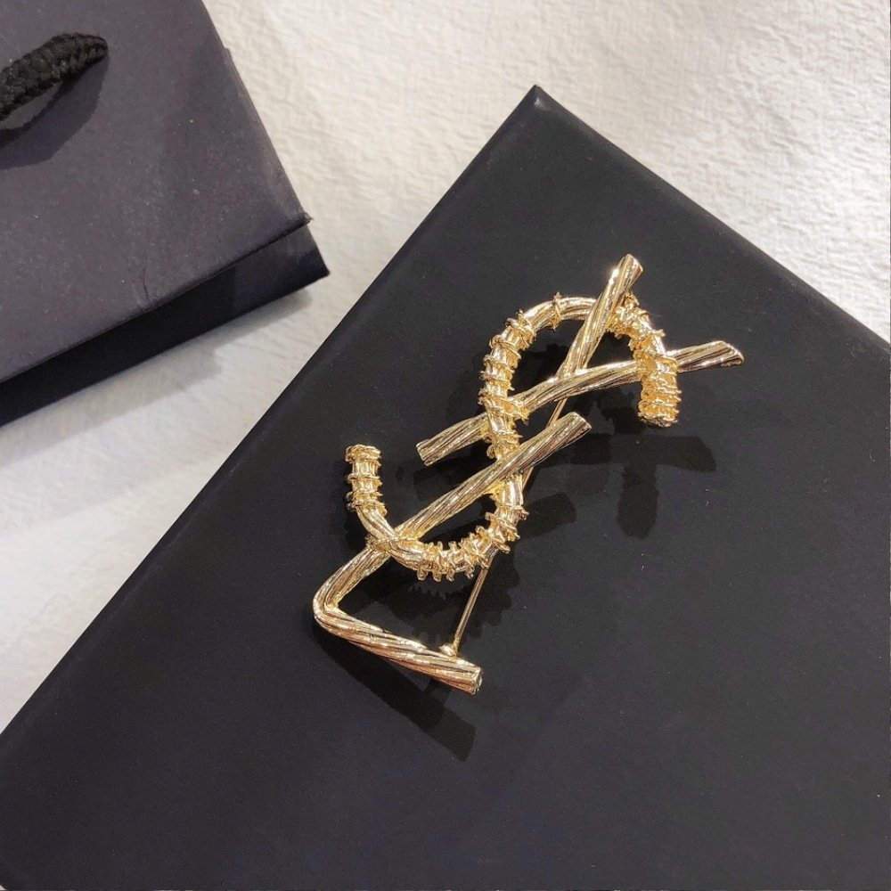 Sa1nt Lau*nt Y51 Brooch Gold