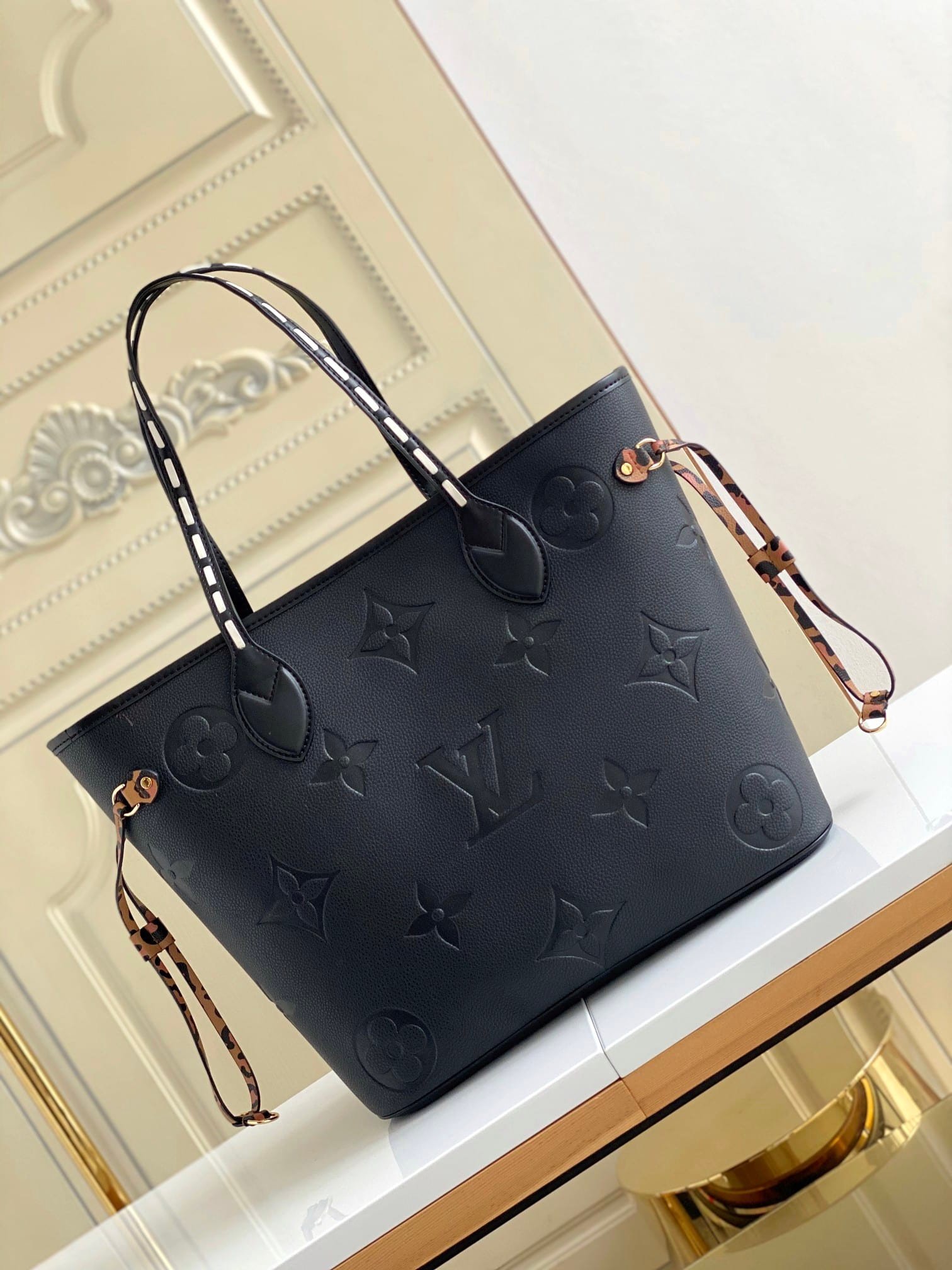 L0vis Vvtt0n Bolsa Neverfull Mm Black 31Cm M45856