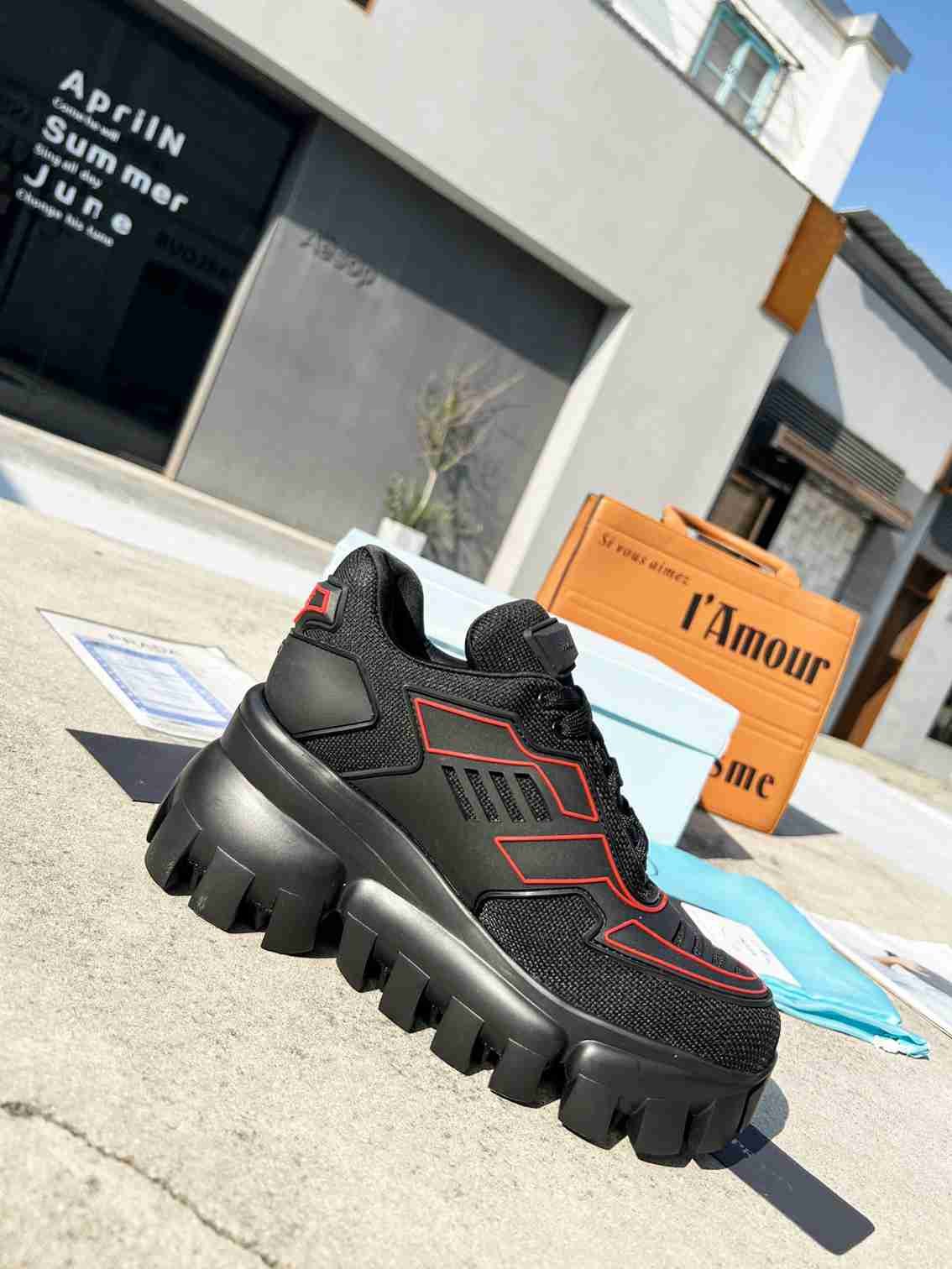Pra*a Cloudbust Thunder Knit Black Red 2Eg293 3Lgn F0002