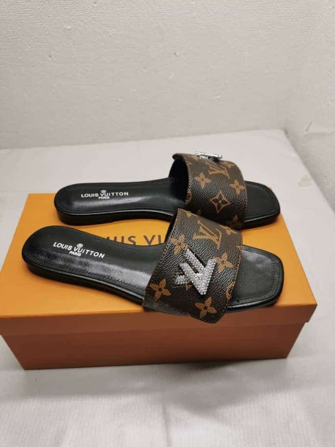 L0vis Vvtt0n Shake Flat Mule Monogram