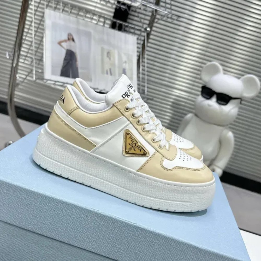 Pra*a Downtown Bold Leather Sneakers Desert And White 1E792M 3Lpg F0P09 F 050