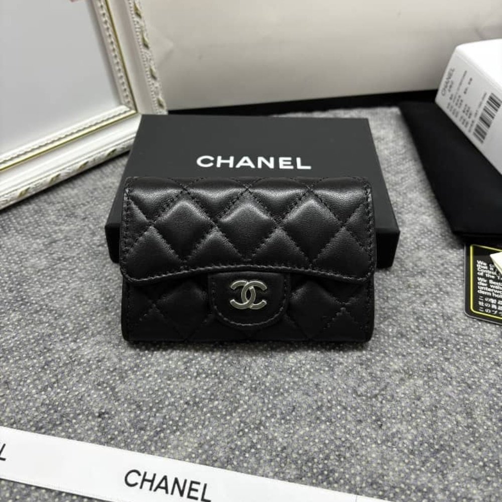 Ch**el Classic Card Holder Quilted With Silver Hardware Black 11Cm Ap0214 Y01480 C3906