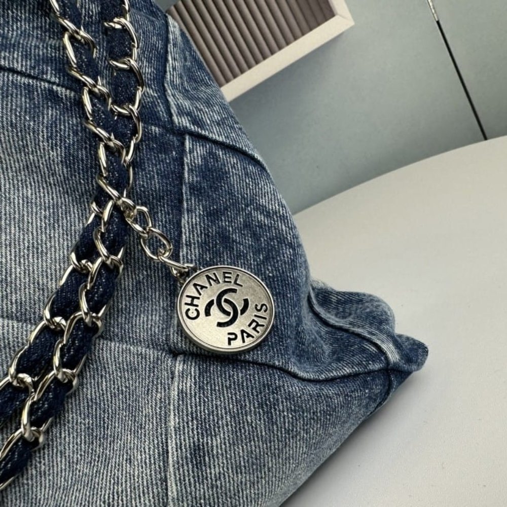 Ch**el 22 Handbag Washed Denim Silver Tone Metal Blue 41Cm AS3261 B10439 NM981