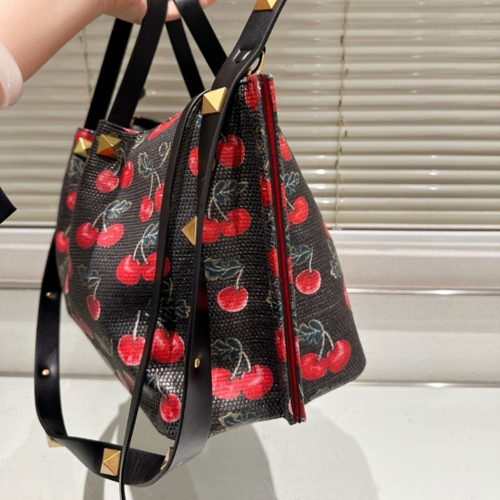 Va1e*ntin0 Garavani Vlogo Signature Cherryfic Motif Bag Black 26Cm