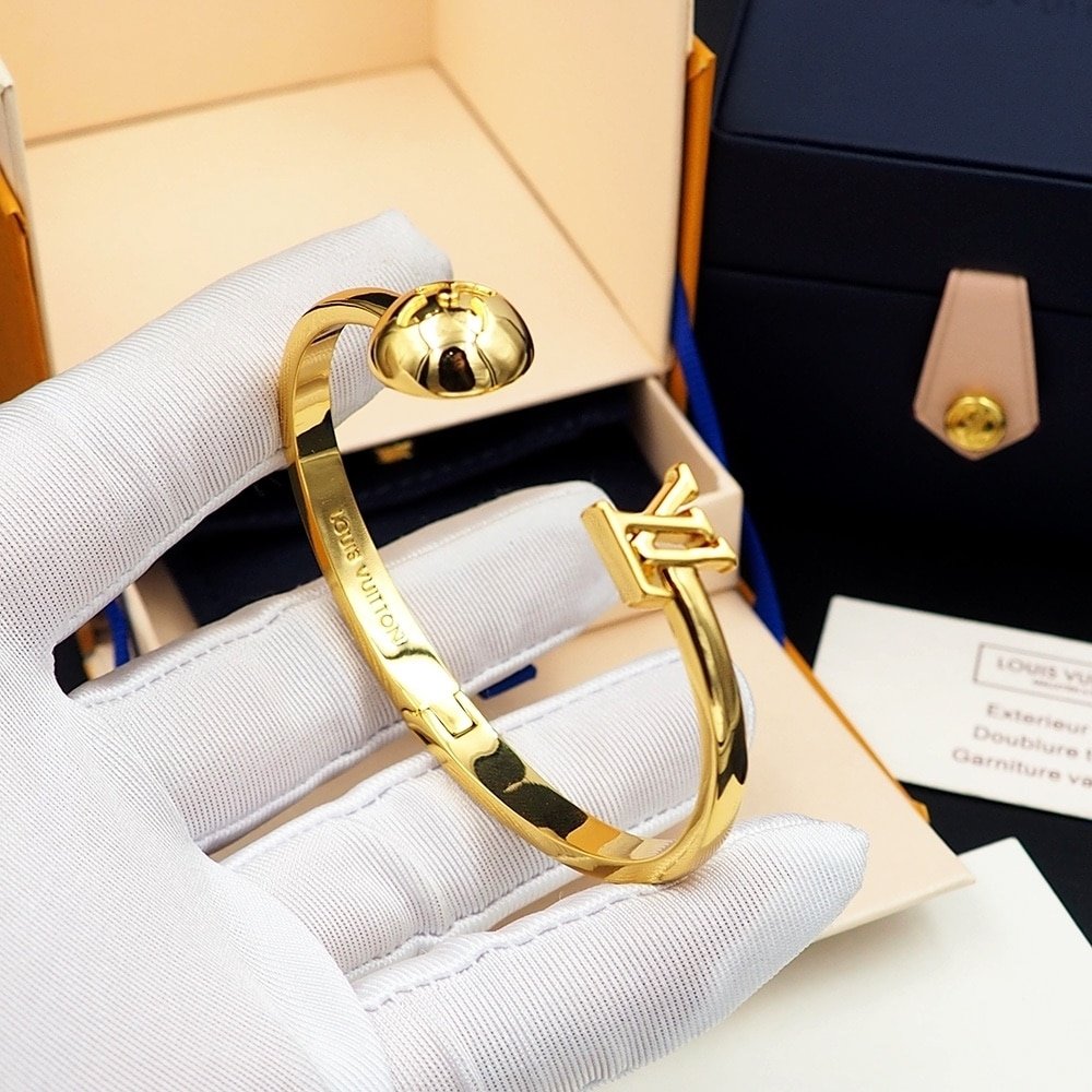 L0vis Vvtt0n Cuff Braclet Gold