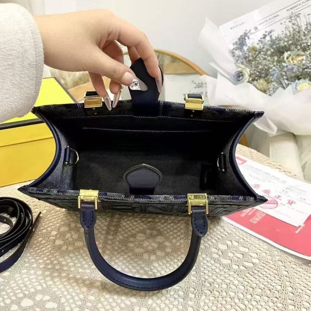 F**di Sunshine Small Ff Chenille Shopper Dark Blue 26Cm 8Bh394Asu0F1Pqk