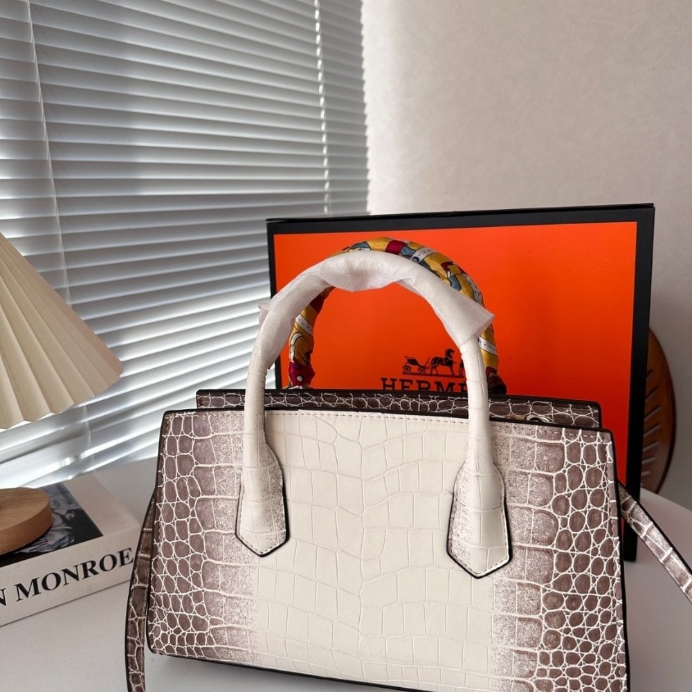 H**me5 Kelly Himalaya Blanc 18Cm