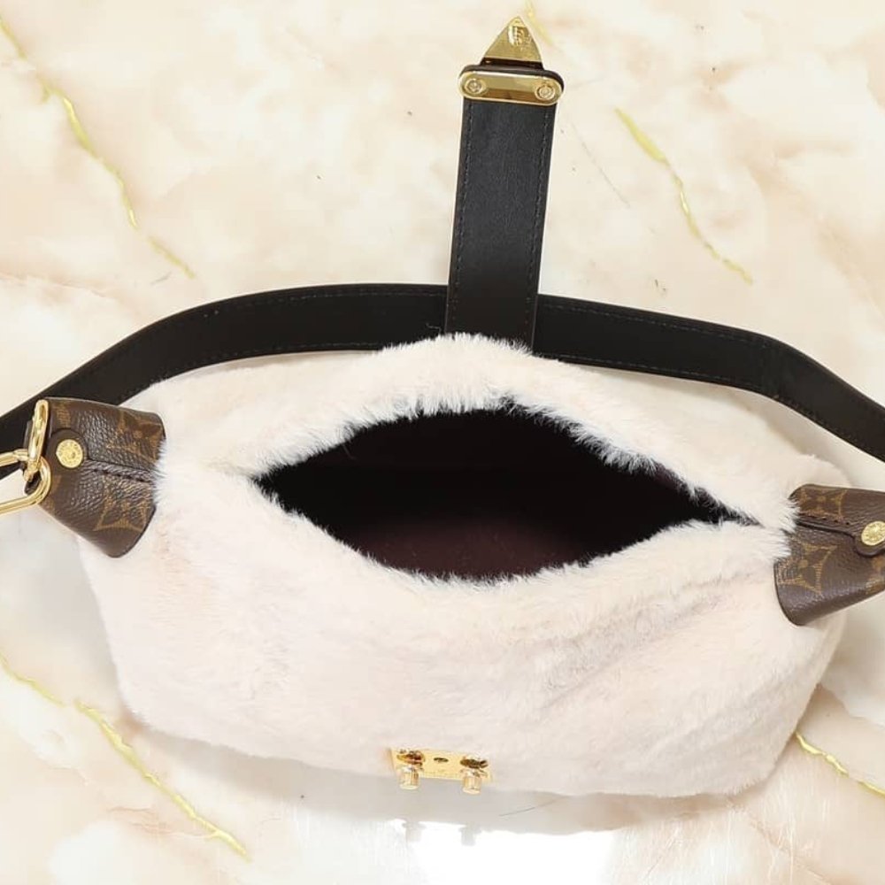 L0vis Vvtt0n Pochette Mia Creme 22Cm M26245