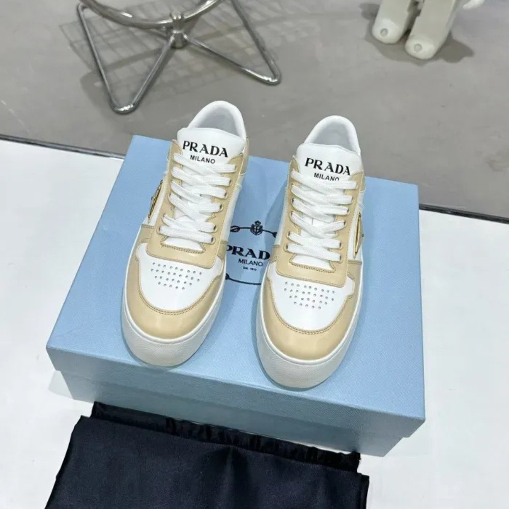 Pra*a Downtown Bold Leather Sneakers Desert And White 1E792M 3Lpg F0P09 F 050