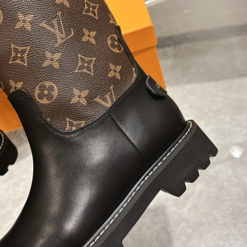 L0vis Vvtt0n Lv Squad High Boot Monogram Brown