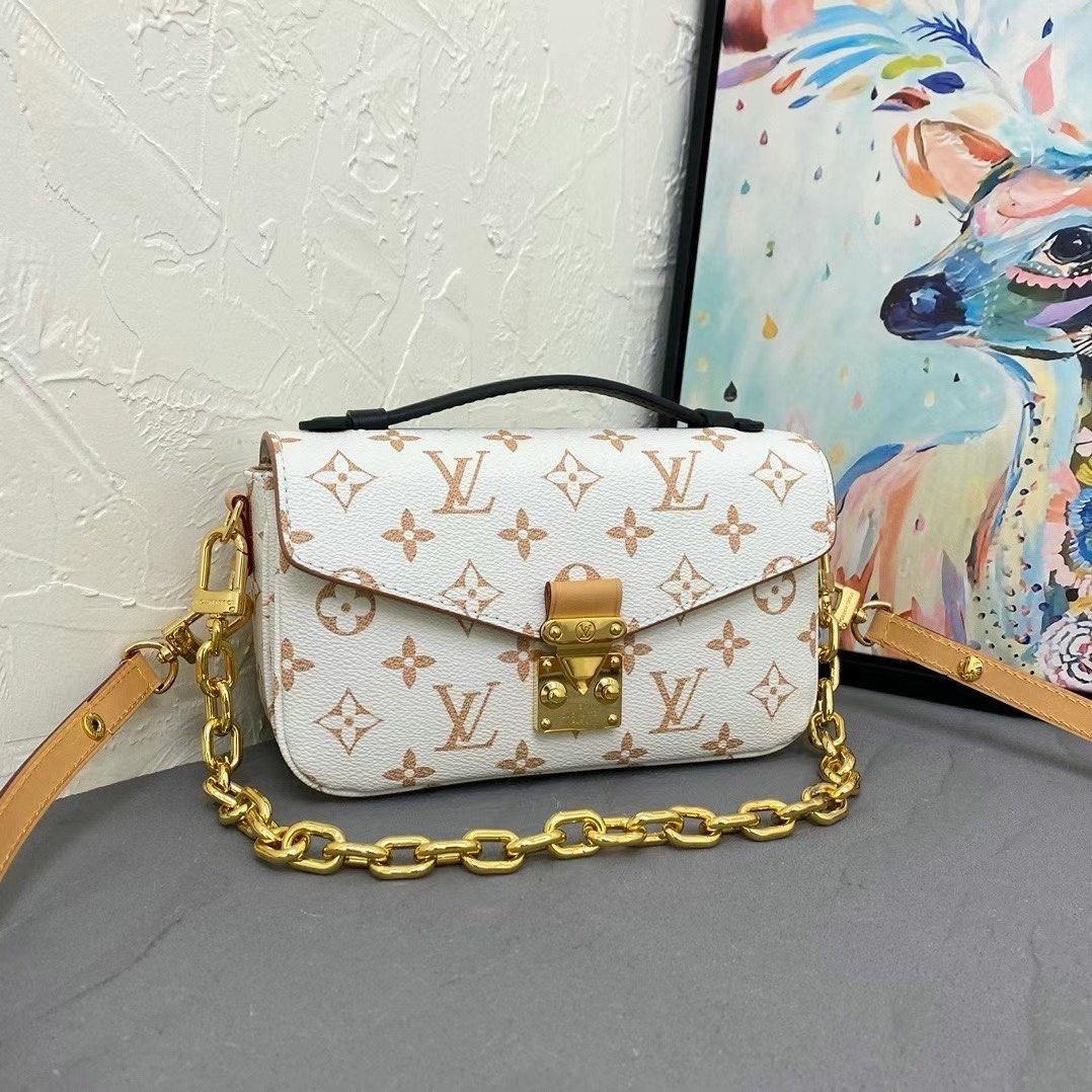 L0vis Vvtt0n Pochette Métis East West Monogram Canvas 21Cm M46914