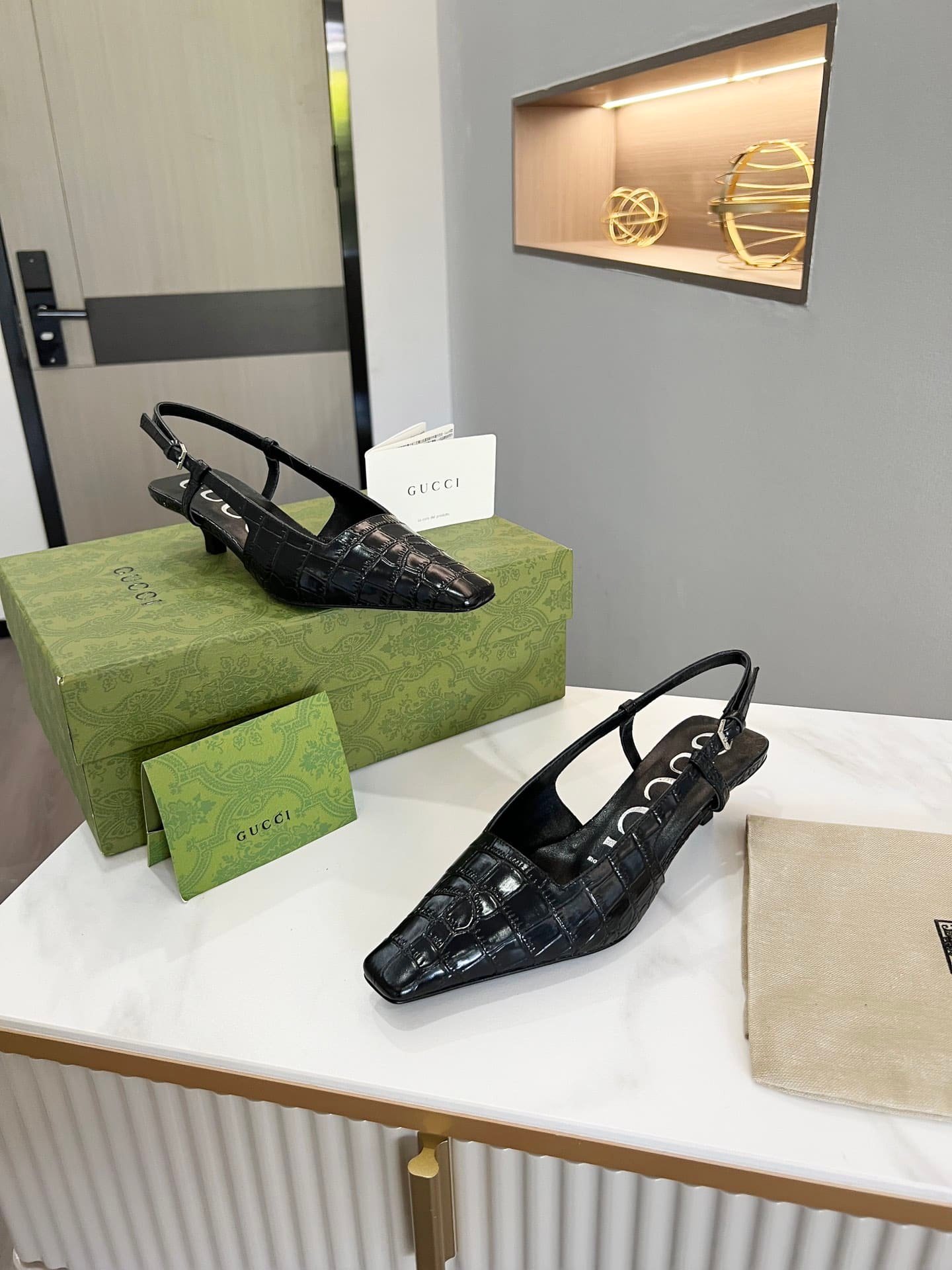 Gvc*1 Women’S Crocodile Print Pump Black 674666 Ukq00 1000