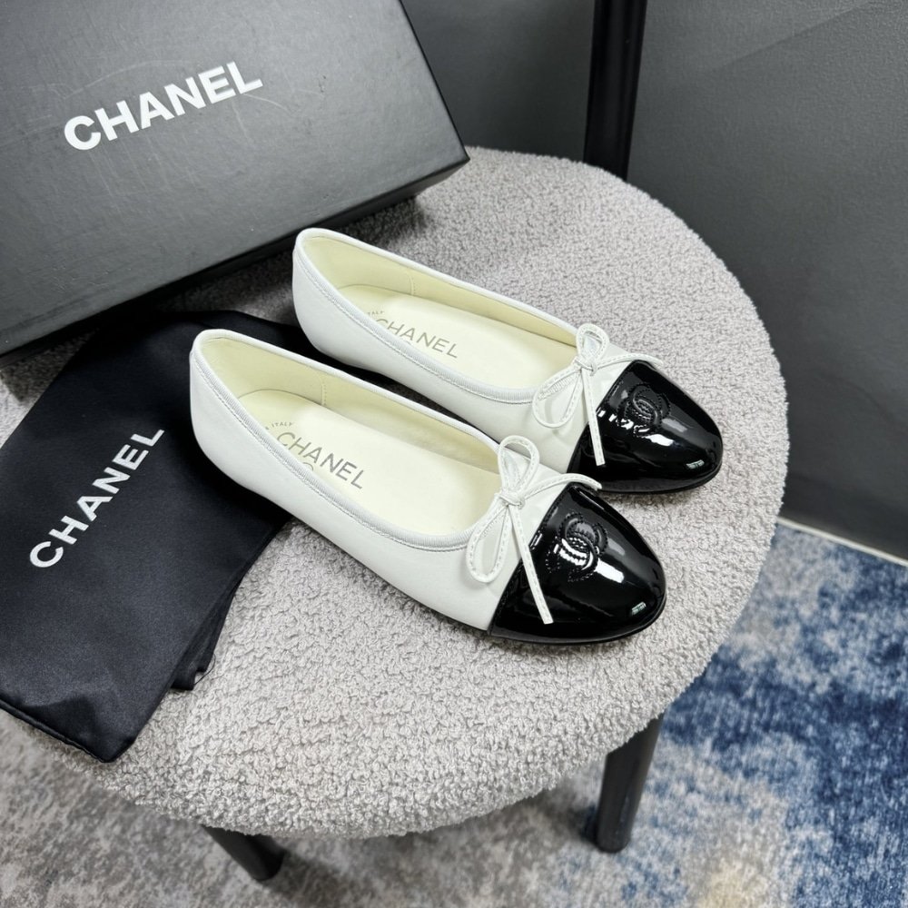 Ch**el Ballerina Flat Shoes In White
