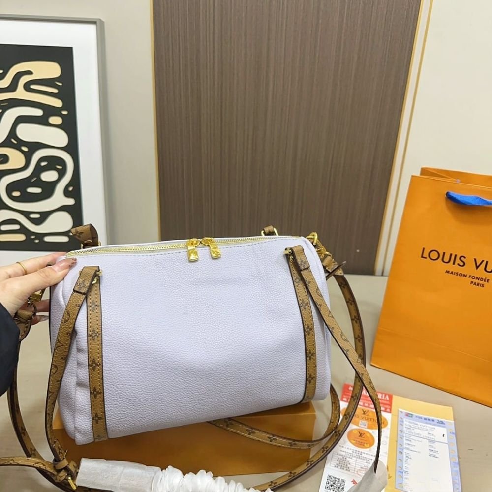 L0vis Vvtt0n Express PM Light Purple 26Cm M27275