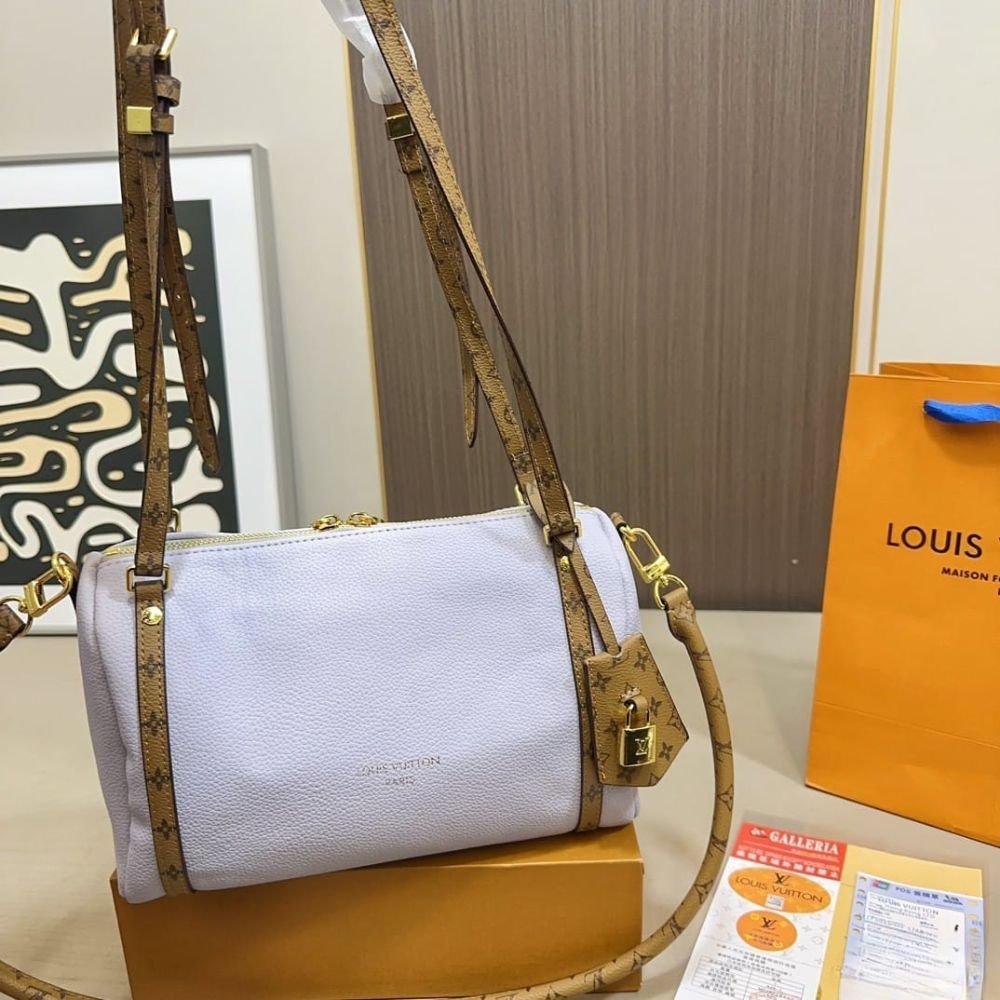 L0vis Vvtt0n Express PM Light Purple 26Cm M27275
