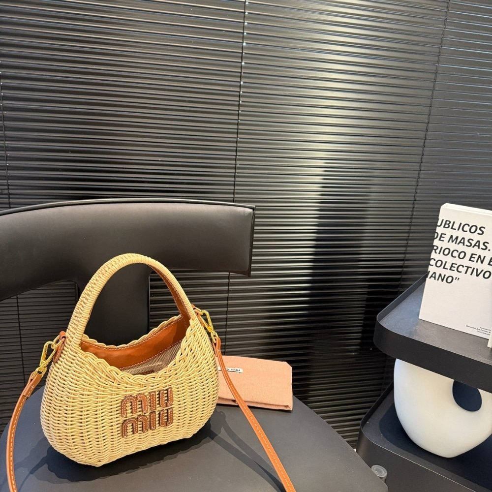 M1um1u Wander Wicker Hobo Bag Tan And Caramel 13Cm 5Bc125 2Bvu F0Kfz V Ooo