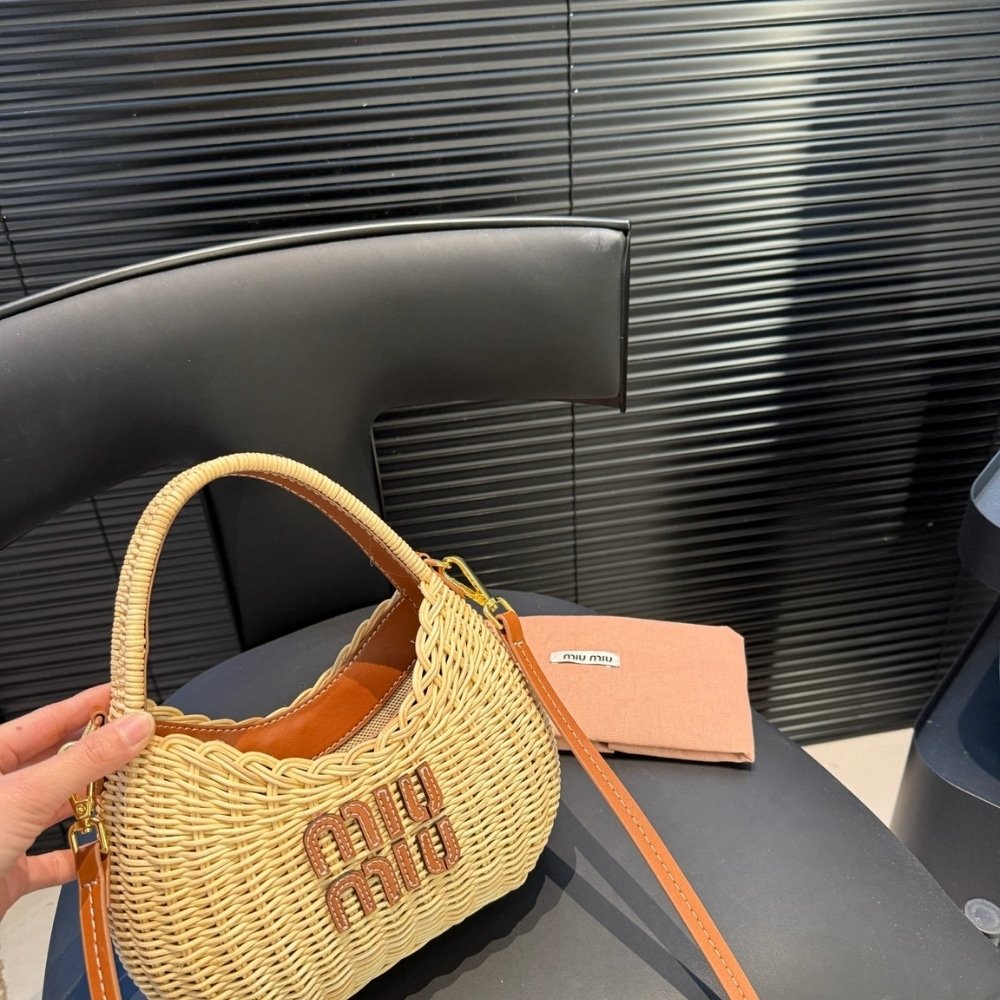 M1um1u Wander Wicker Hobo Bag Tan And Caramel 13Cm 5Bc125 2Bvu F0Kfz V Ooo