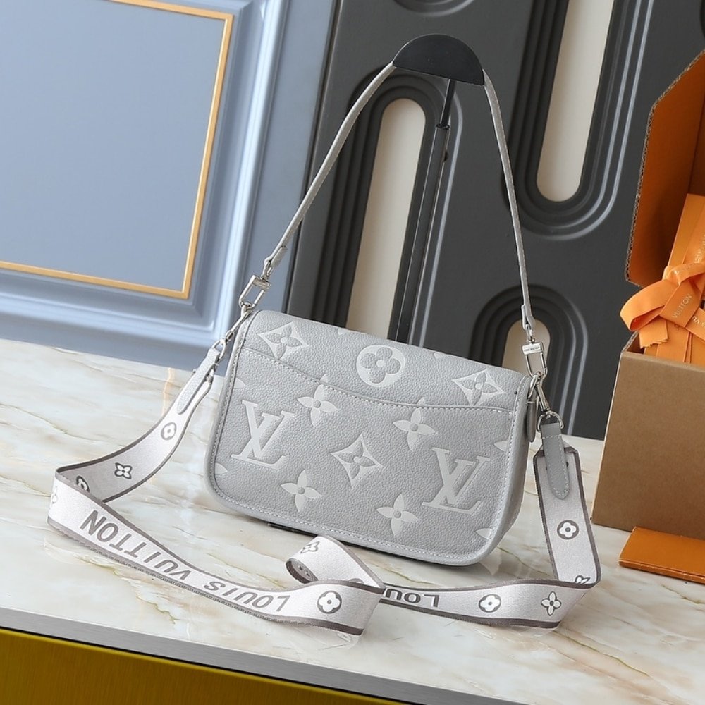 L0vis Vvtt0n Diane Monogram Empreinte Brume And Quartz 25Cm M14214