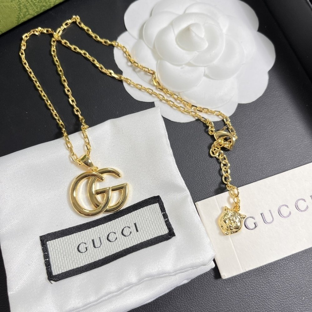 Gvc*1 Gg Running Necklace In Yellow Gold With Double G Pendant 502088 J8500 8000