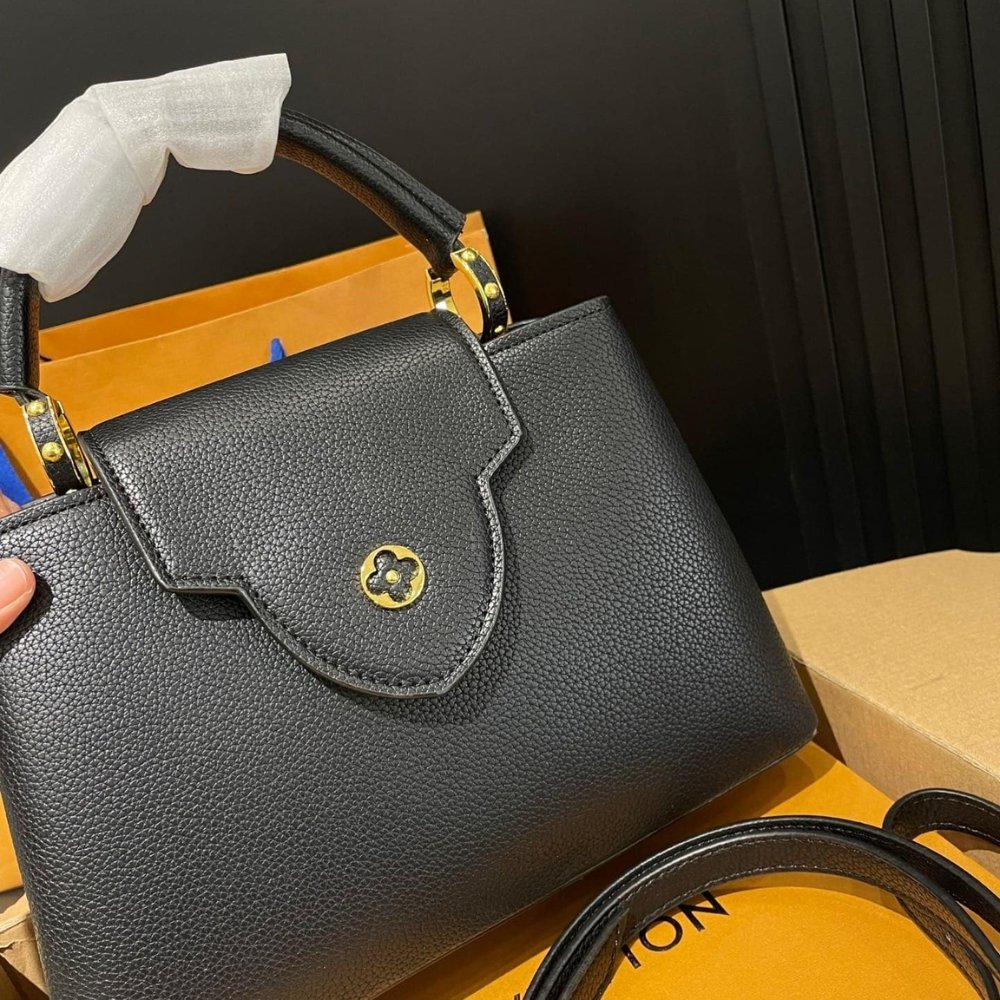 L0vis Vvtt0n Capucines Bb Bag Black 27Cm M94755