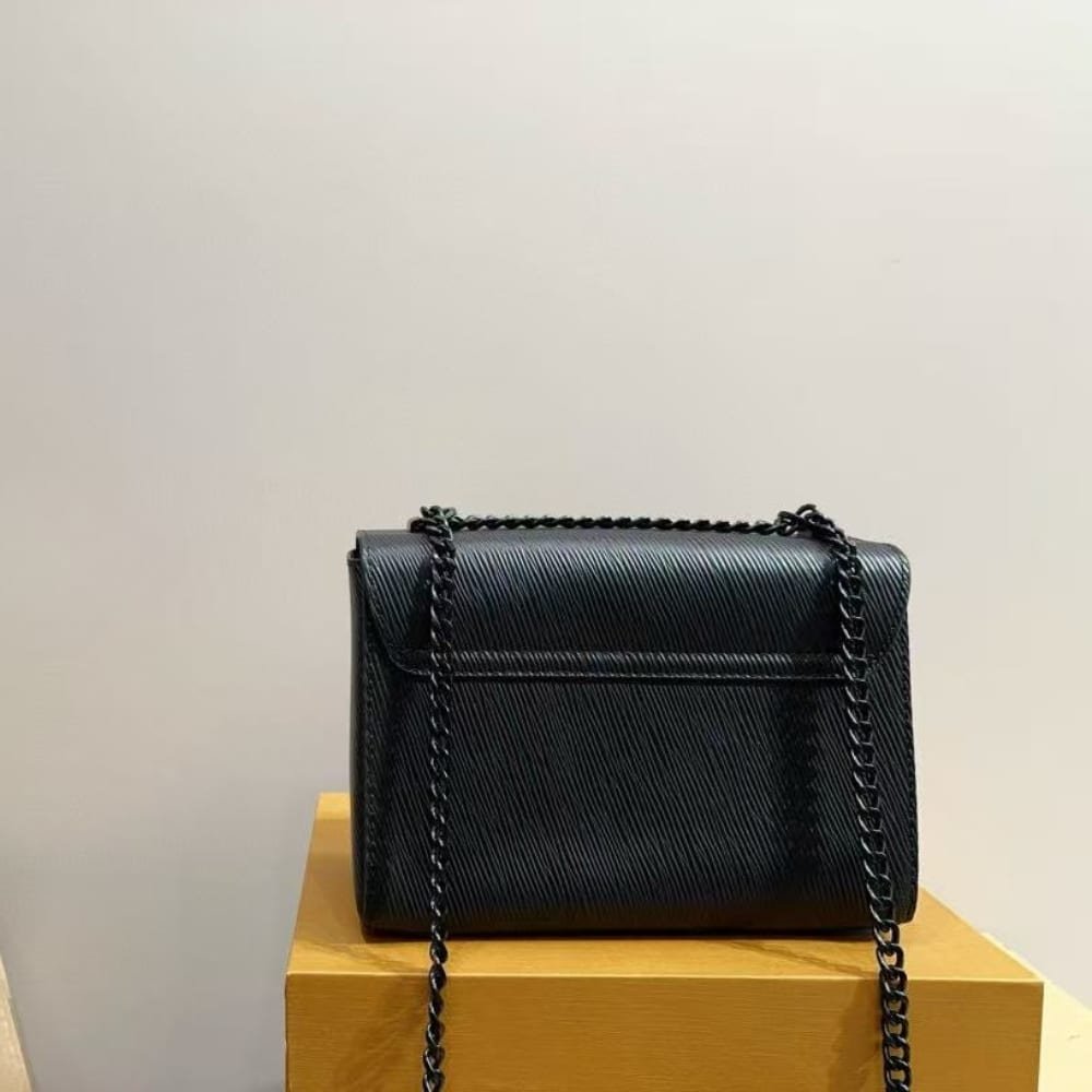 L0vis Vvtt0n Twist MM Bag All Black 23Cm M25325
