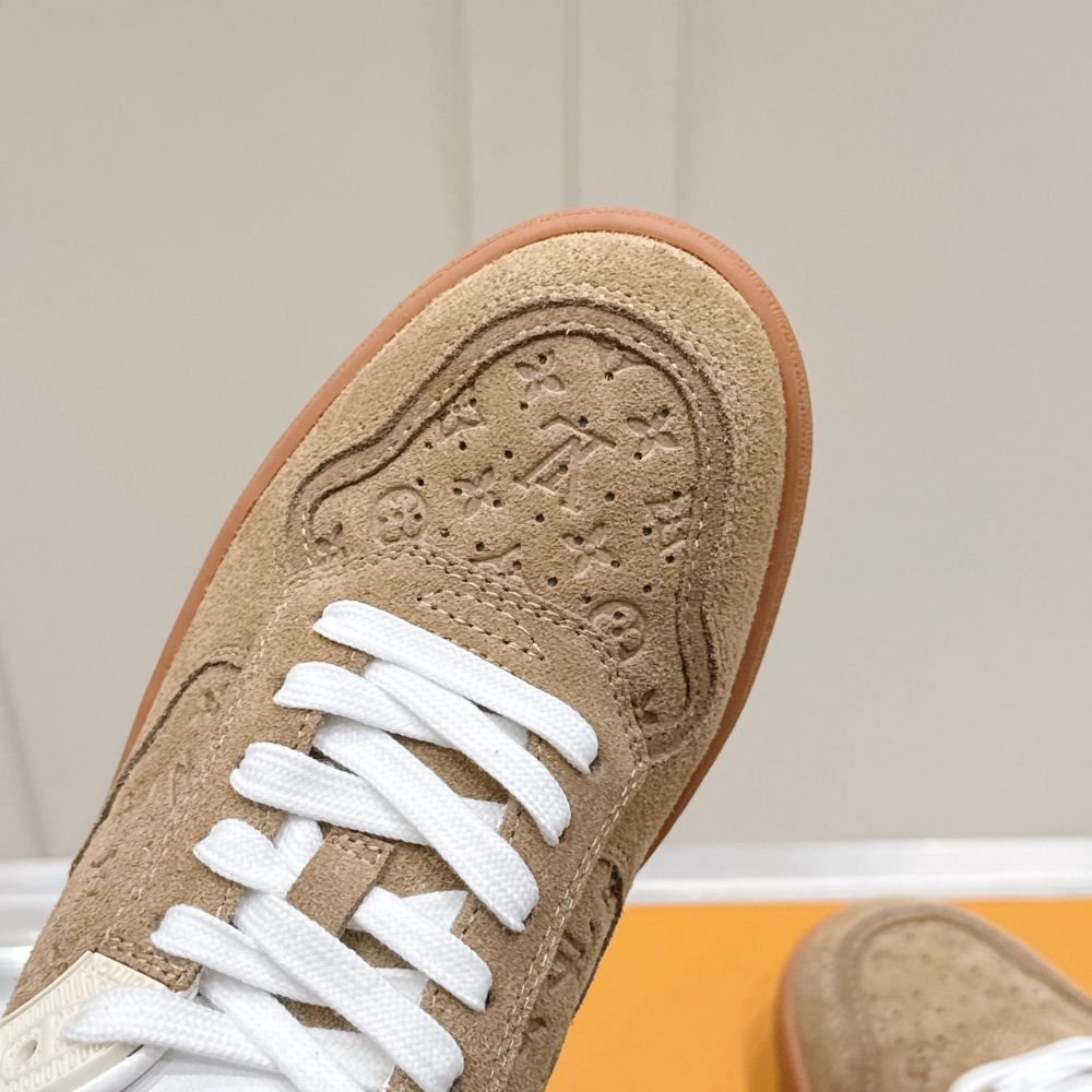 L0vis Vvtt0n LV Stadium Sneaker Beige 1AGXPU