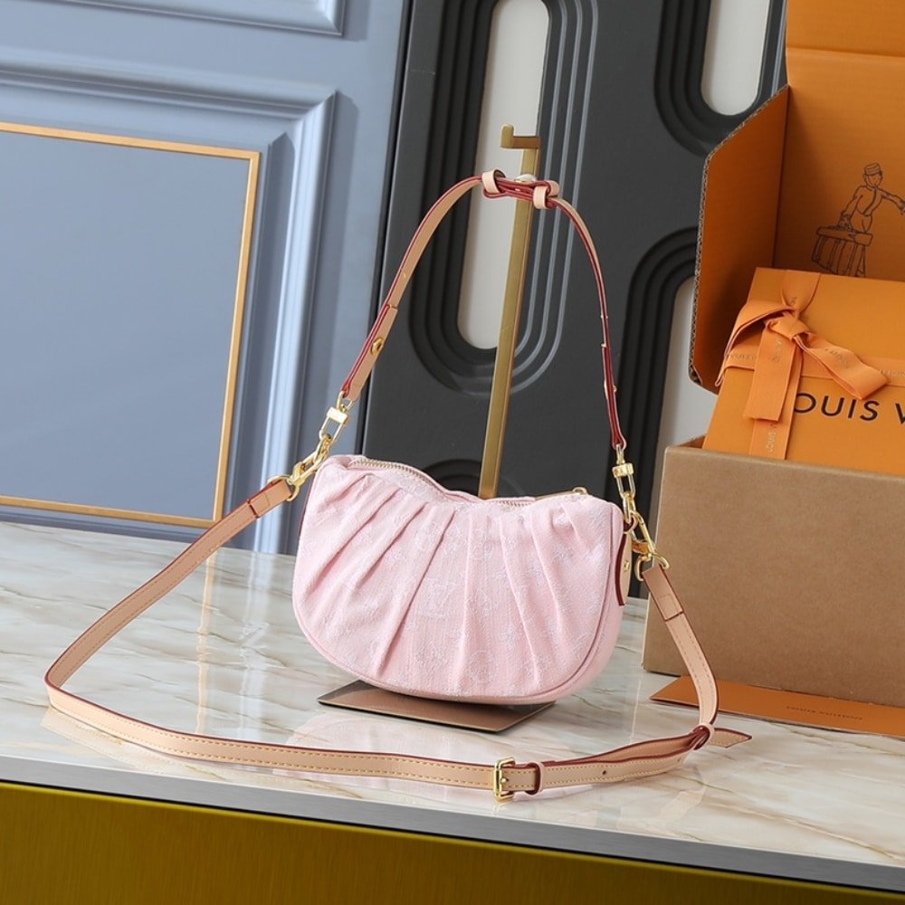 L0vis Vvtt0n Pochette Valley Bag Washed Pink 21Cm