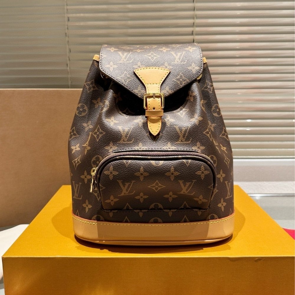 L0vis Vvtt0n Montsouris Daybag Backpack Monogram Leather Brown 26Cm M51136