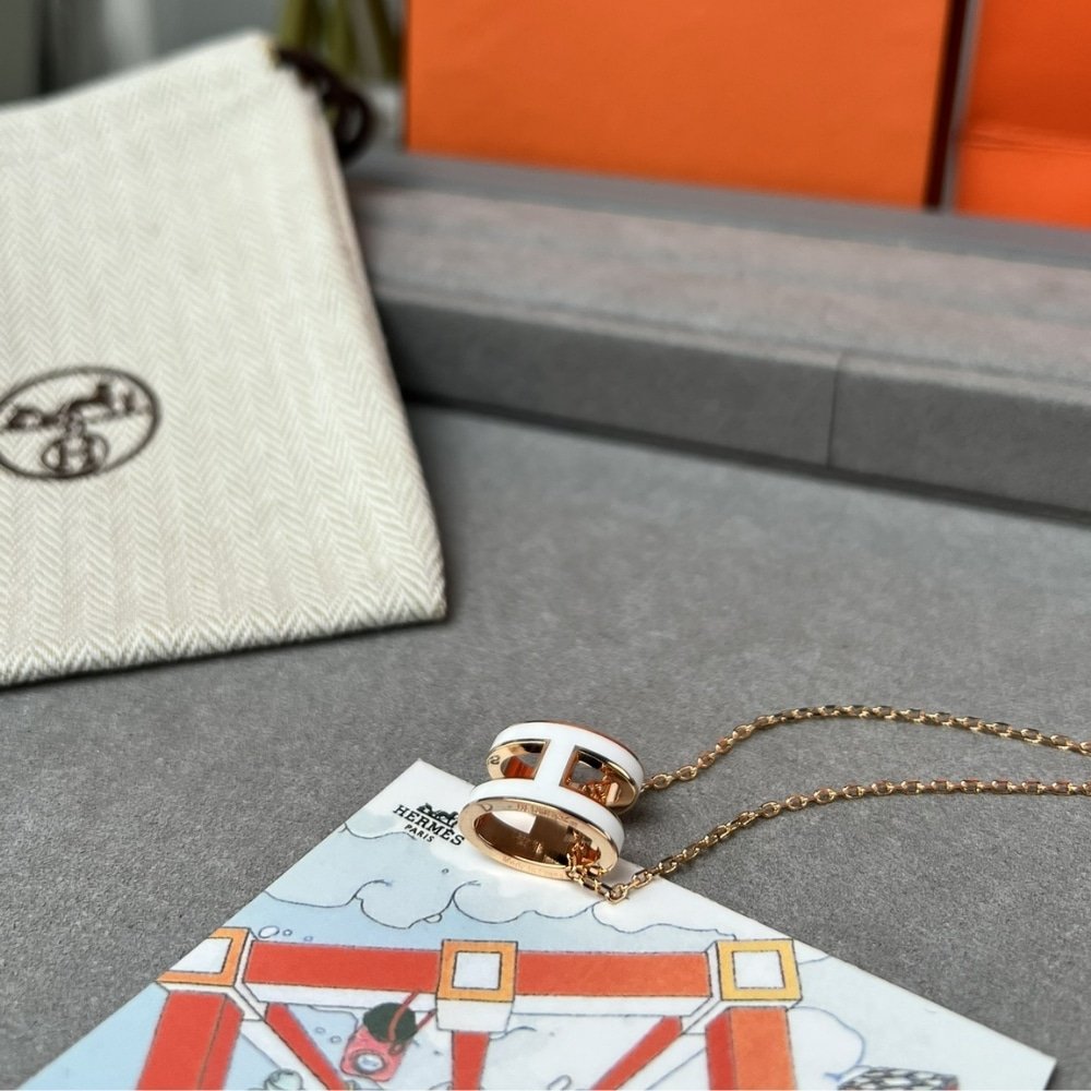 H**me5 Mini Pop H Pendant Necklace White And Gold