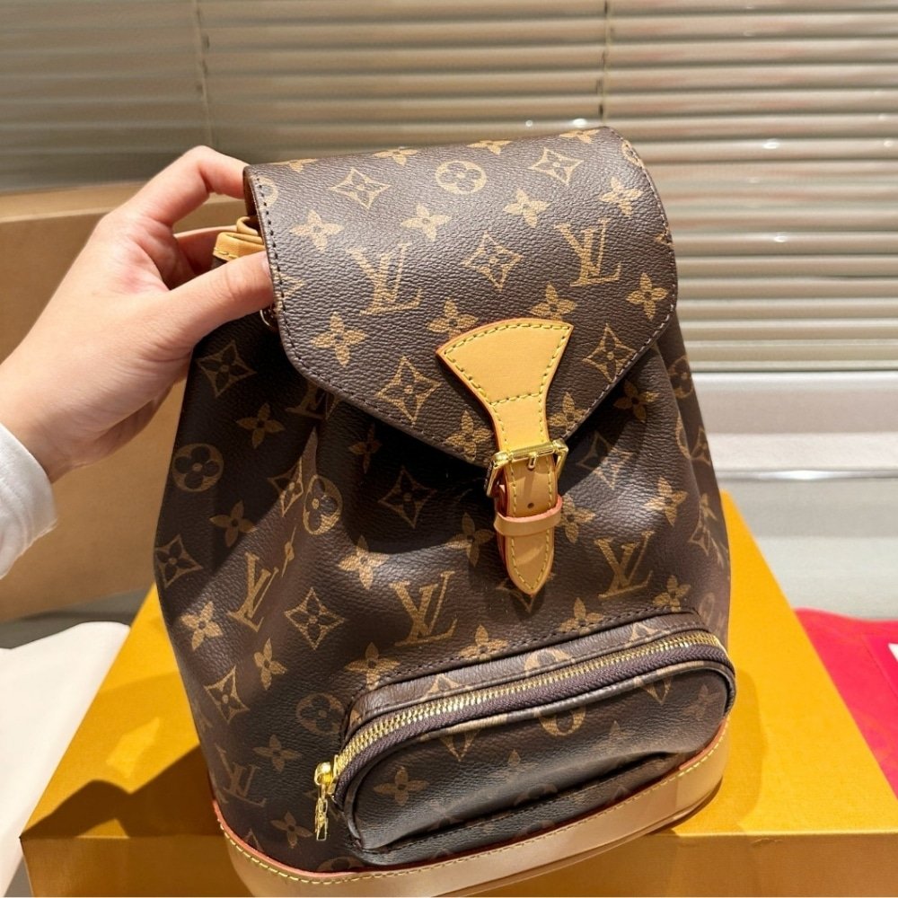 L0vis Vvtt0n Montsouris Daybag Backpack Monogram Leather Brown 26Cm M51136