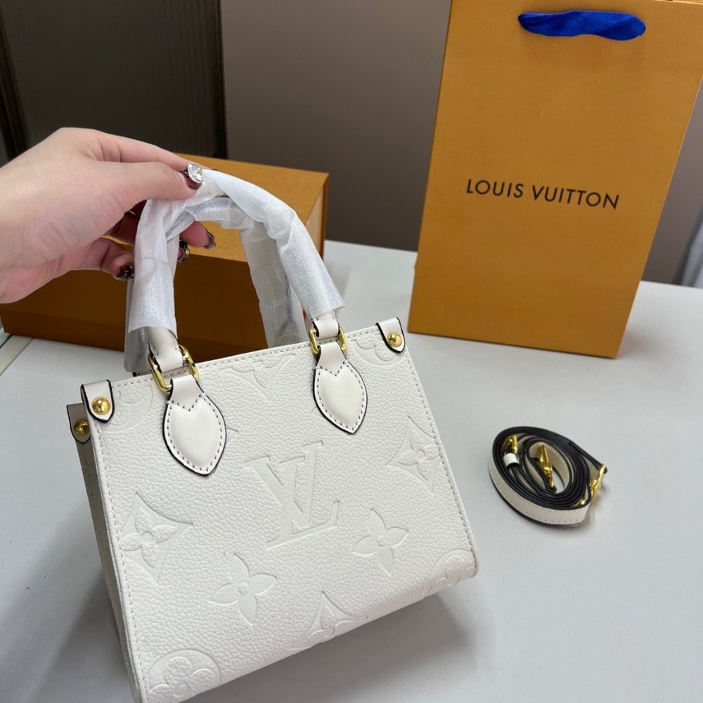 L0vis Vvtt0n Onthego BB Monogram Empreinte White 18Cm
