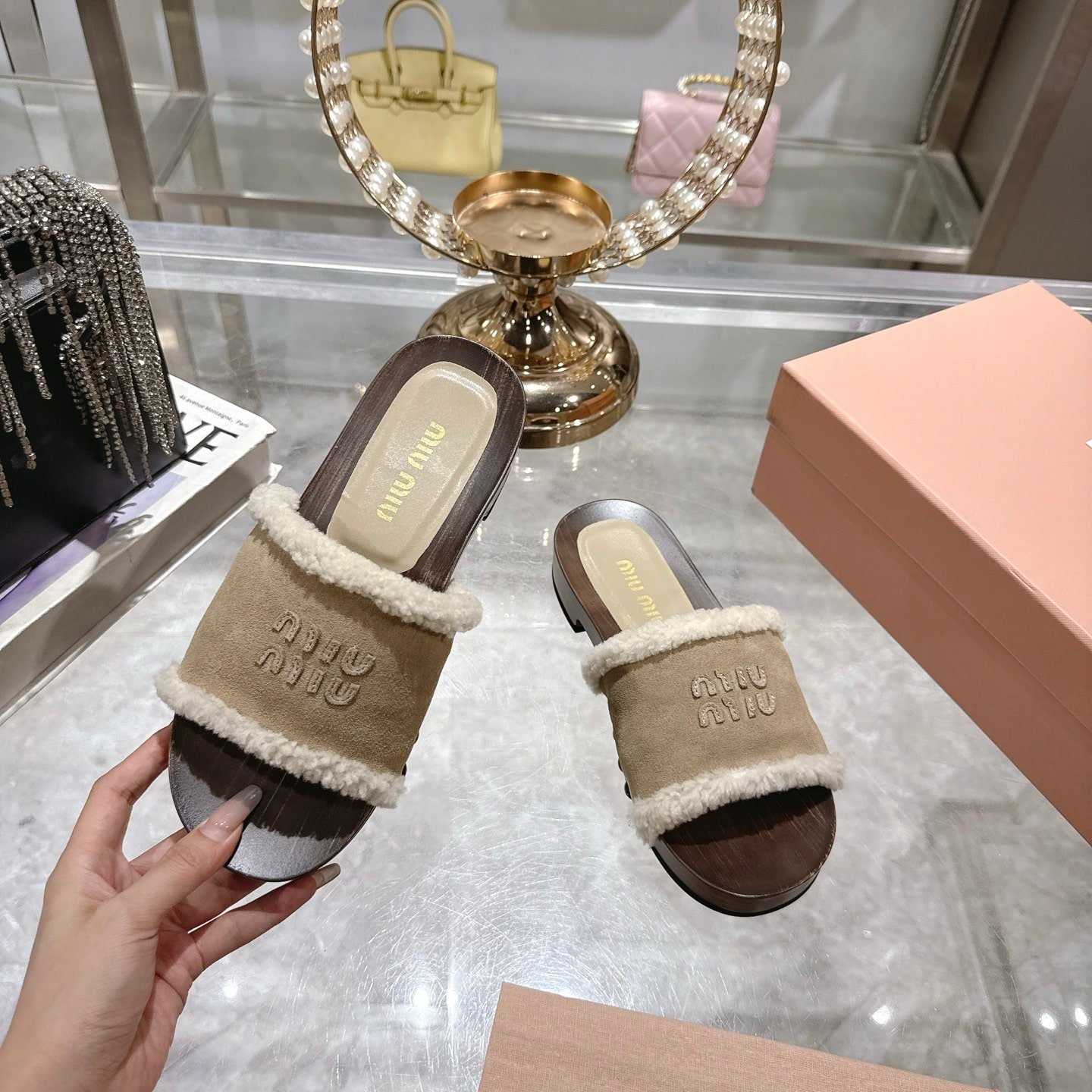 M1um1u Suede Clogs Desert Beige 5Z505E Z0G F0F24 F Zf30