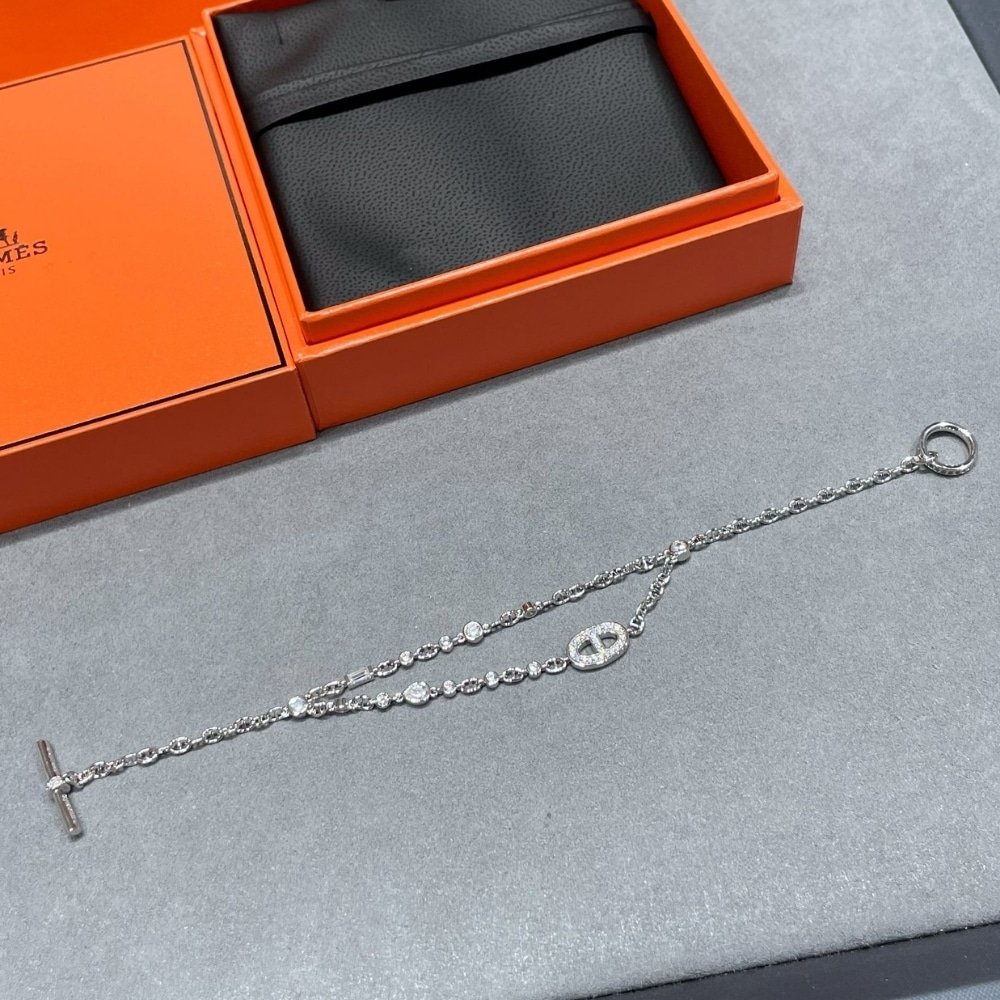 H**me5 Crystals Bracelet Silver