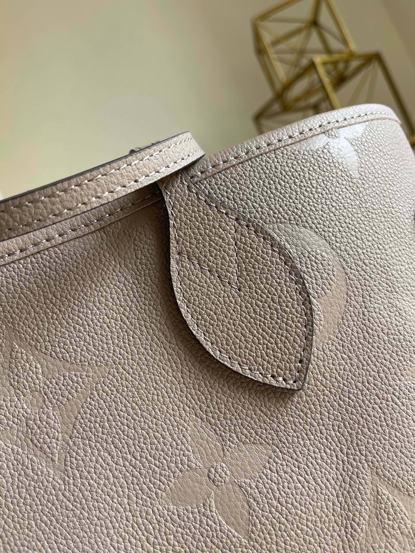 L0vis Vvtt0n Neverfull Mm Turtledove Gray 31Cm M45686