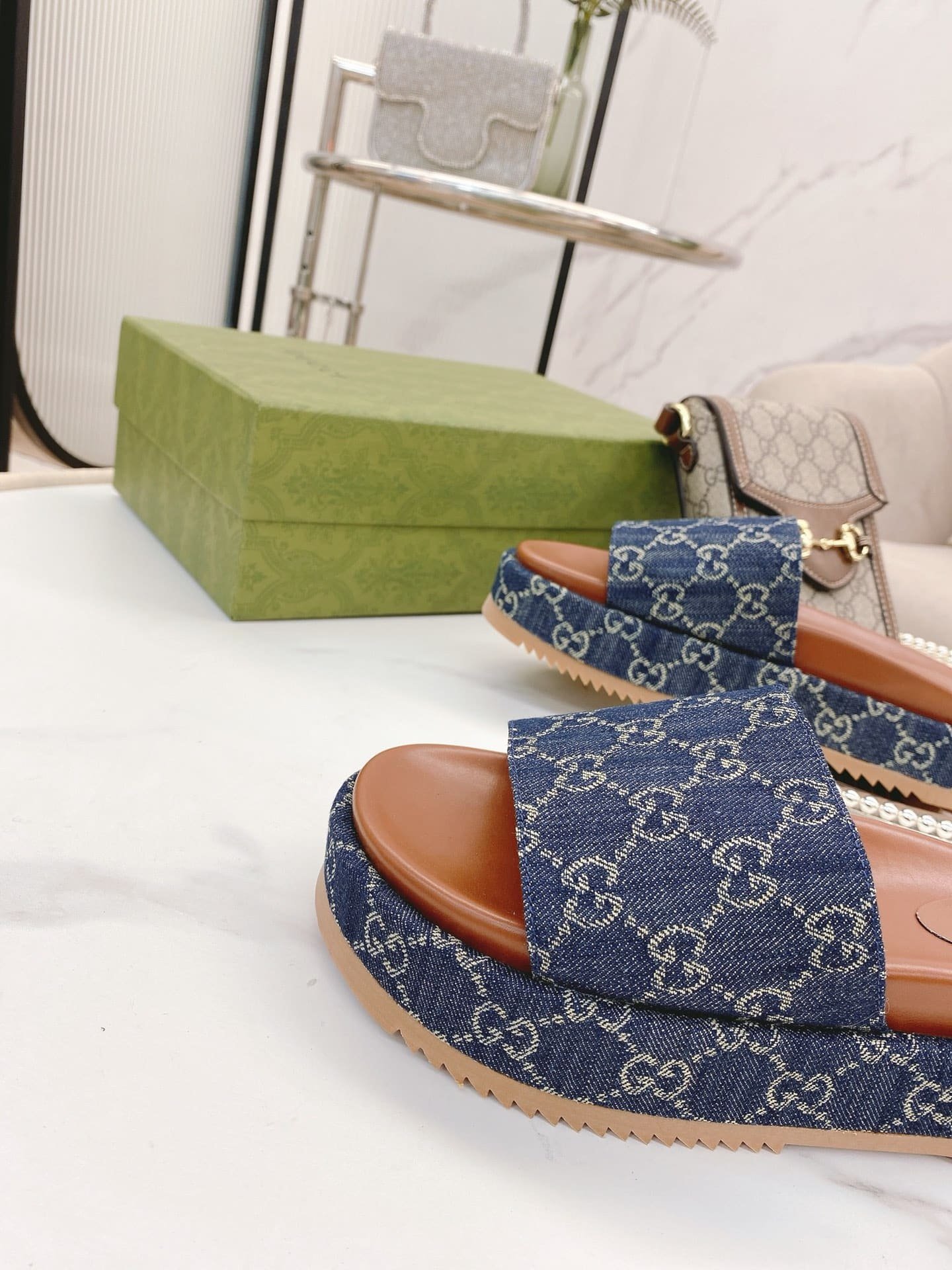 Gvc*1 Women’S Platform Slide Sandal Blue ‎623212 2Kq00 4402